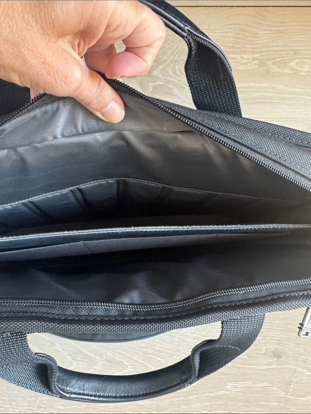 Tumi Briefcase Laptop Bag with Shoulder Strap